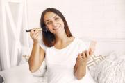 Maquillaje minimalista: resalta tu belleza natural con menos productos
