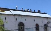 Presos en la cárcel de San Pedro protestan en los techos