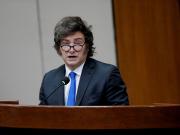 Javier Milei y sus medidas, EN VIVO: el Presidente anunció obras binacionales ante el Congreso de Paraguay y regresa al país en un día caliente por el debate de sus vetos