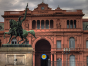 El Gobierno analiza aumentos para el Garrahan y universidades