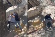 Dos hombres atacaron brutalmente a un limpiavidrios y lo dejaron inconsciente en la calle