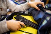 Escolar llevó un arma al colegio y reveló que otro compañero también tendría acceso a una