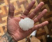Granizos del tamaño de un huevo sorprenden en Tarija