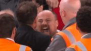 Video: Cholo Simeone encaró a un aficionado tras la derrota del Atlético de Madrid ante Liverpool