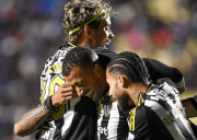 La pesadilla de Bolívar: el Mineiro le hace dos goles en el final del primer tiempo
