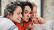 6 actitudes que te hacen irresistible donde sea que estés, según la psicología
