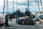 Gauchos del mar: dos hermanos surfearon las olas de la Antártida para dejar un mensaje global