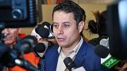 Lara arremete contra los medios: En la mañana, lo primero que uno hace es prender la TV para llenarse de caca