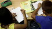 (AUDIO) Analistas: Las tareas escolares deben ser revisadas, pero no eliminadas