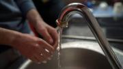 Subsidio al agua en Chile: quiénes pueden postular al beneficio que cubre hasta 85% de la cuenta