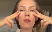 Piel joven y firme sin pasar por el quirófano: la rutina de yoga facial que te lleva solo 10 minutos al día