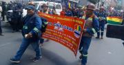 Mineros asalariados colapsan el centro de La Paz, instalan vigilia y exigen reunión con el Gobierno