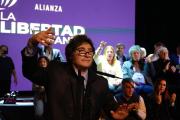 Javier Milei reordena la campaña: desplaza a Lule Menem, empodera a Caputo y apuesta a recuperar votos