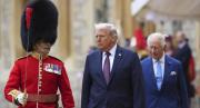 EN VIDEO: Trump rompió dos veces el protocolo real durante su visita al rey Carlos III y desató críticas