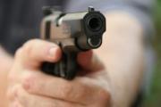 Conmoción: amenazaba con quitarse la vida, le quitó el arma a un policía que quiso ayudarlo y lo mató