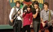 Los Jonas Brothers y Demi Lovato, a la pantalla grande