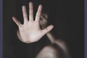A la madrugada, un sujeto alzó y trató de llevar en andas a una joven para abusarla