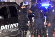 Policías mediaron en incidente en un baile y fueron ladrillados en la cabeza