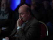 En medio del cimbronazo por la suba del dólar, Federico Sturzenegger publicó un mensaje de autocrítica y pidió: No frenemos, el rumbo depende de vos