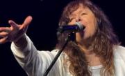 Celeste Carballo, íntima: su disco tributo a Pappo, su vida rodeada de perros y amor por la música