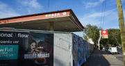 Lugares abandonados: la estación de servicio top de Capital como epicentro de una impactante disputa