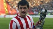 Conmoción en Serbia: Exfutbolista jugaba un partido de veteranos y se desplomó tras anotar un gol, paramédicos no pudieron reanimarlo