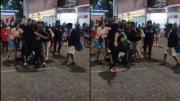 VIDEO: Mujer desarmó a policía durante trifulca en Petare tras robo en conocida farmacia