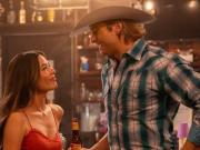 El éxito de Netflix: cómo es El otro París, con la estrella de iCarly