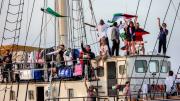 Una flotilla nutrida navega en camino a Gaza  
