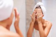¿Piel grasa? Dermatólogos recomiendan alejarte de estos jabones