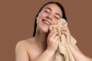Aprende a preparar un exfoliante casero a base de café: esta es la manera correcta de aplicarlo