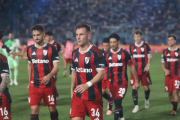 Atlético bajó de la punta a River en Tucumán
