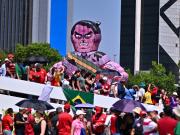 Miles de personas ya marchan en Brasil contra una posible amnistía a Jair Bolsonaro e inmunidad para los legisladores