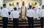 Fe y servicio marcan la imposición de sotanas a nuevos seminaristas en Diócesis de Ciudad Guayana – Correo del Caroní