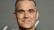 Robbie Williams recibió un mate de regalo y prometió una visita a la Argentina