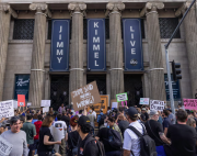 Estados Unidos: Decenas de trabajadores sancionados tras el asesinato de Charlie Kirk, periodistas hasta Jimmy Kimmel