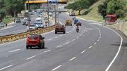 En video: camioneta causa accidente tras intentar girar en U en plena autopista Gran Mariscal de Ayacucho