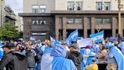 Escueta reunión en Plaza de Mayo en apoyo del Gobierno