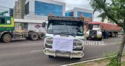 Falta de diésel: Transporte pesado protesta en puertas de YPFB y amenaza con salir a las carreteras