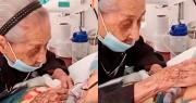 Video: Una madre de 102 años conmueve con la despedida a su hijo en un hospital