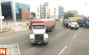 Transportistas de Santa Cruz protestan en caravana por la escasez de diésel