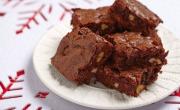 Lleva manteca, chocolate y nueces: la receta de brownie que no falla nunca