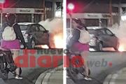 Voraz incendio causó severos destrozos a un automóvil en plena Av. Belgrano