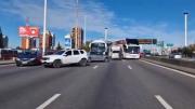 Impresionante choque múltiple en la General Paz: diez vehículos involucrados