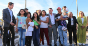 Cumpliendo el sueño de la casa propia: Orrego entregó un nuevo barrio en San Martín