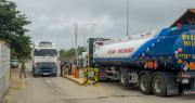 Crisis de combustible: “Las autoridades se comprometen, hacen acuerdos, pero no se cumplen”, dice transportista