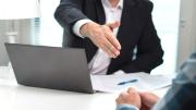Los bancos buscan empleados con sueldos de casi $2 millones: cómo postularse
