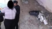 Siete mujeres a las trompadas en Chubut: armada con un revolver, una intentó huir con un bebé en brazos