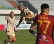 FC Universitario y Real Oruro igualan 2-2 en el estadio Félix Capriles