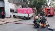 Incendio en Floresta: se prendió fuego un depósito de plástico y cartón